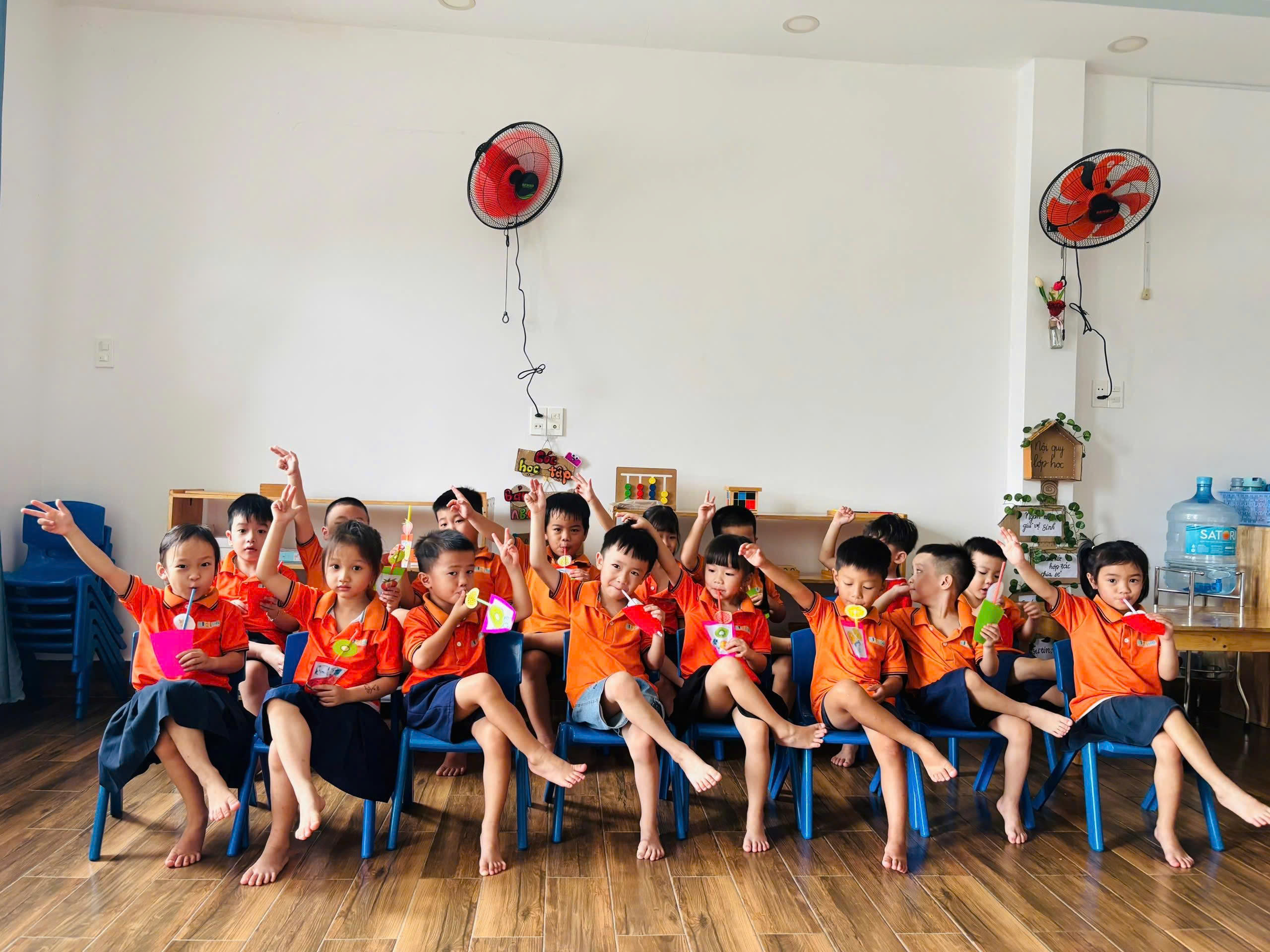 Phát triển nhân cách & tư duy giao tiếp cho bé