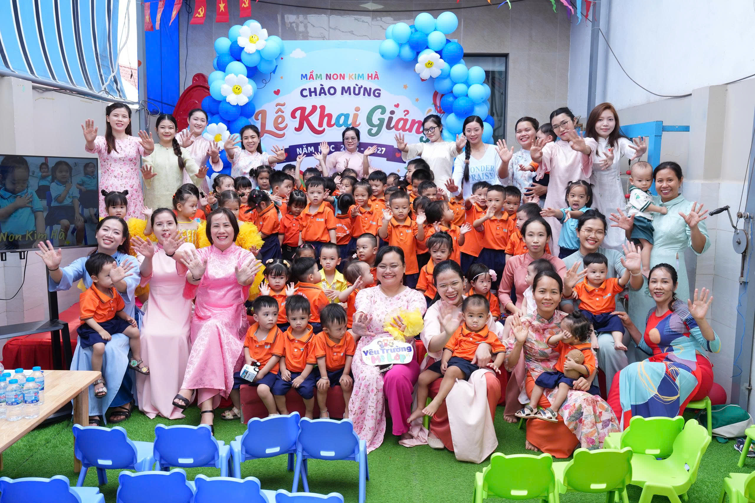 Tập thể khai giảng Mầm Non Kim Hà